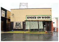 喫茶店  KNOCK ON WOOD