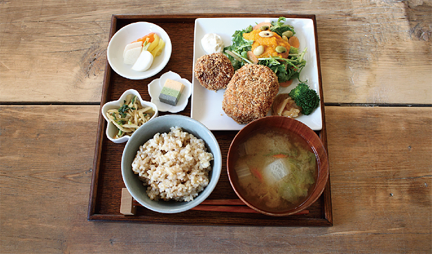 駅前直売所  八〇八（やおや）