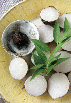 シンプルが一番!蒸し里芋